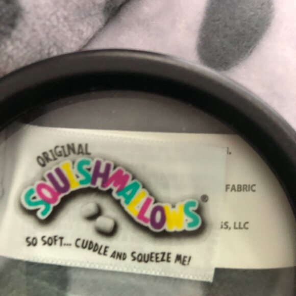 Squishmallows "Isis" The Spotted Seal 2020 Grey/White 8" - Picture 5 of 6